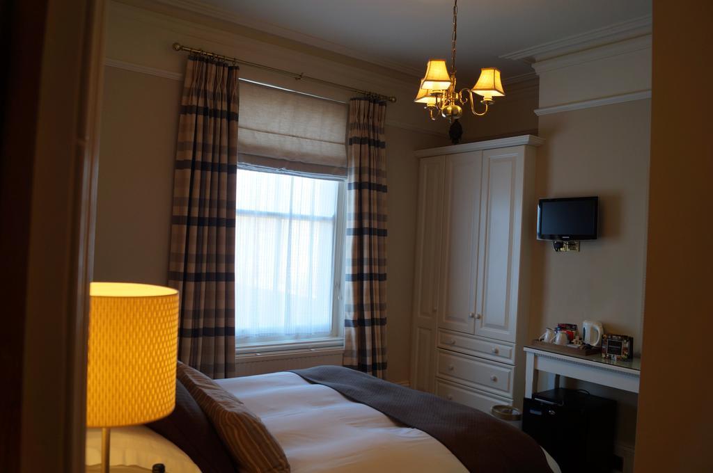 Brookfield House Hotel Harrogate Room photo